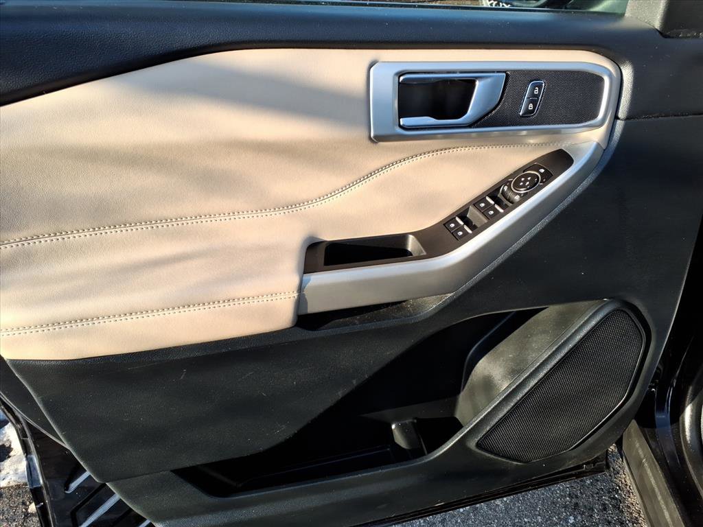 Certified 2023 Ford Explorer XLT w/ Equipment Group 202A image 15