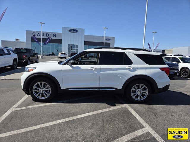Certified 2020 Ford Explorer XLT w/ Equipment Group 202A RWD image 4