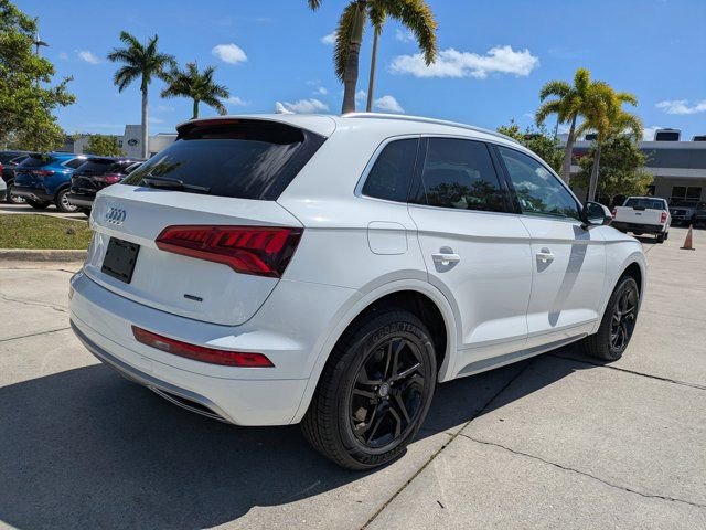 Used 2019 Audi Q5 2.0T Premium w/ Convenience Package image 4