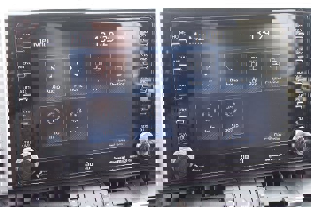 Used 2019 Toyota RAV4 XLE Premium image 28