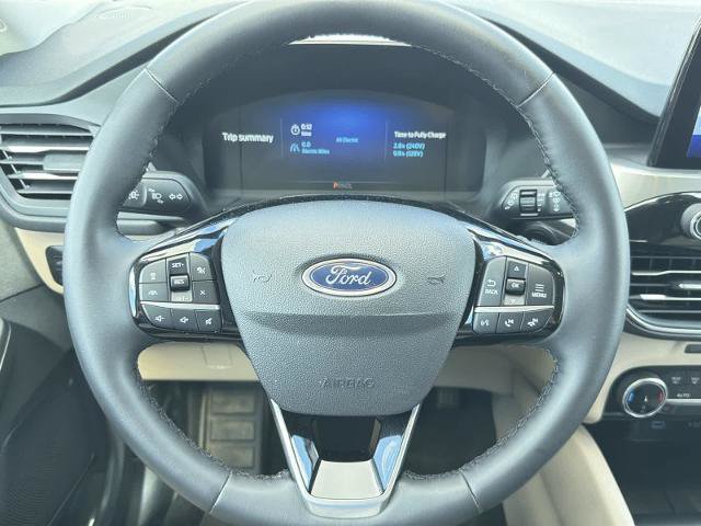 Certified 2022 Ford Escape Titanium FWD image 22