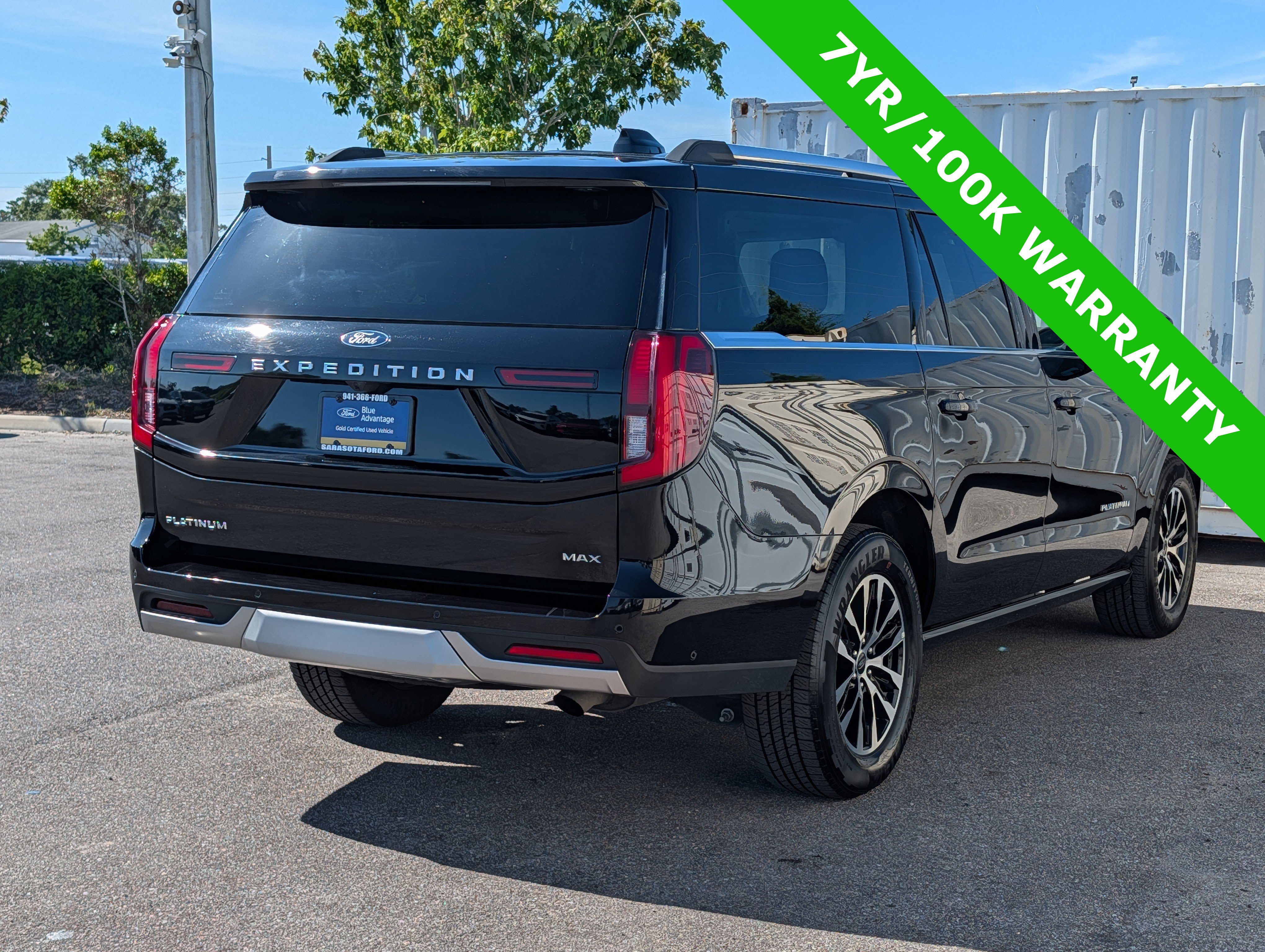 Certified 2025 Ford Expedition Max Platinum AWD/4WD image 4