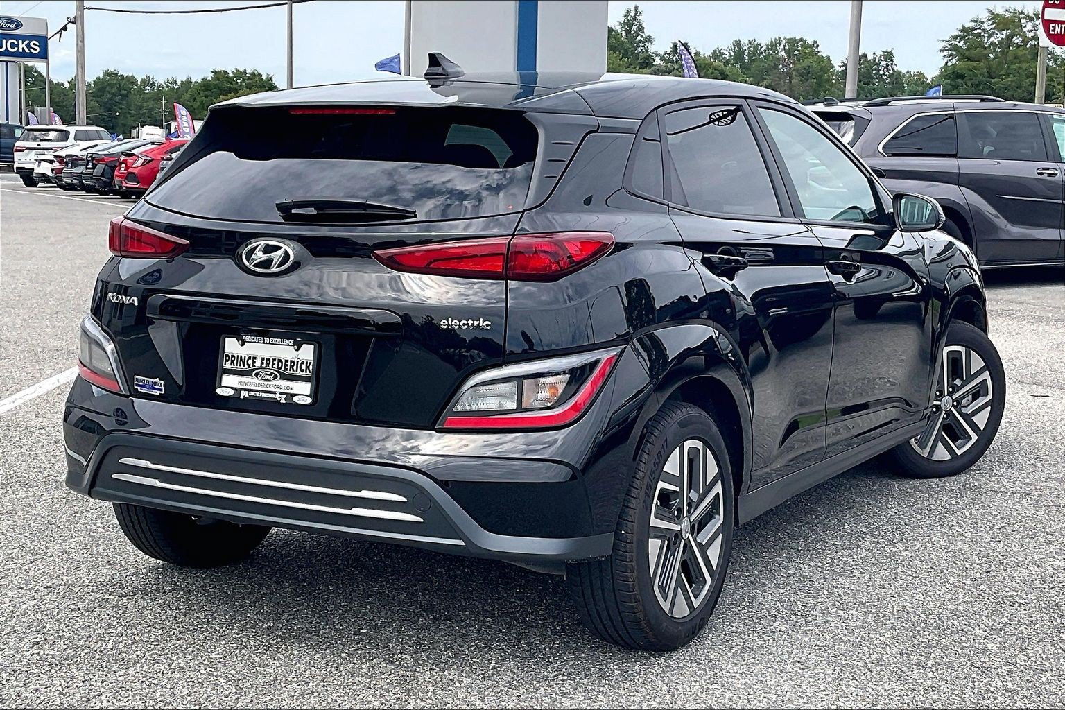 Used 2023 Hyundai Kona SEL FWD image 12