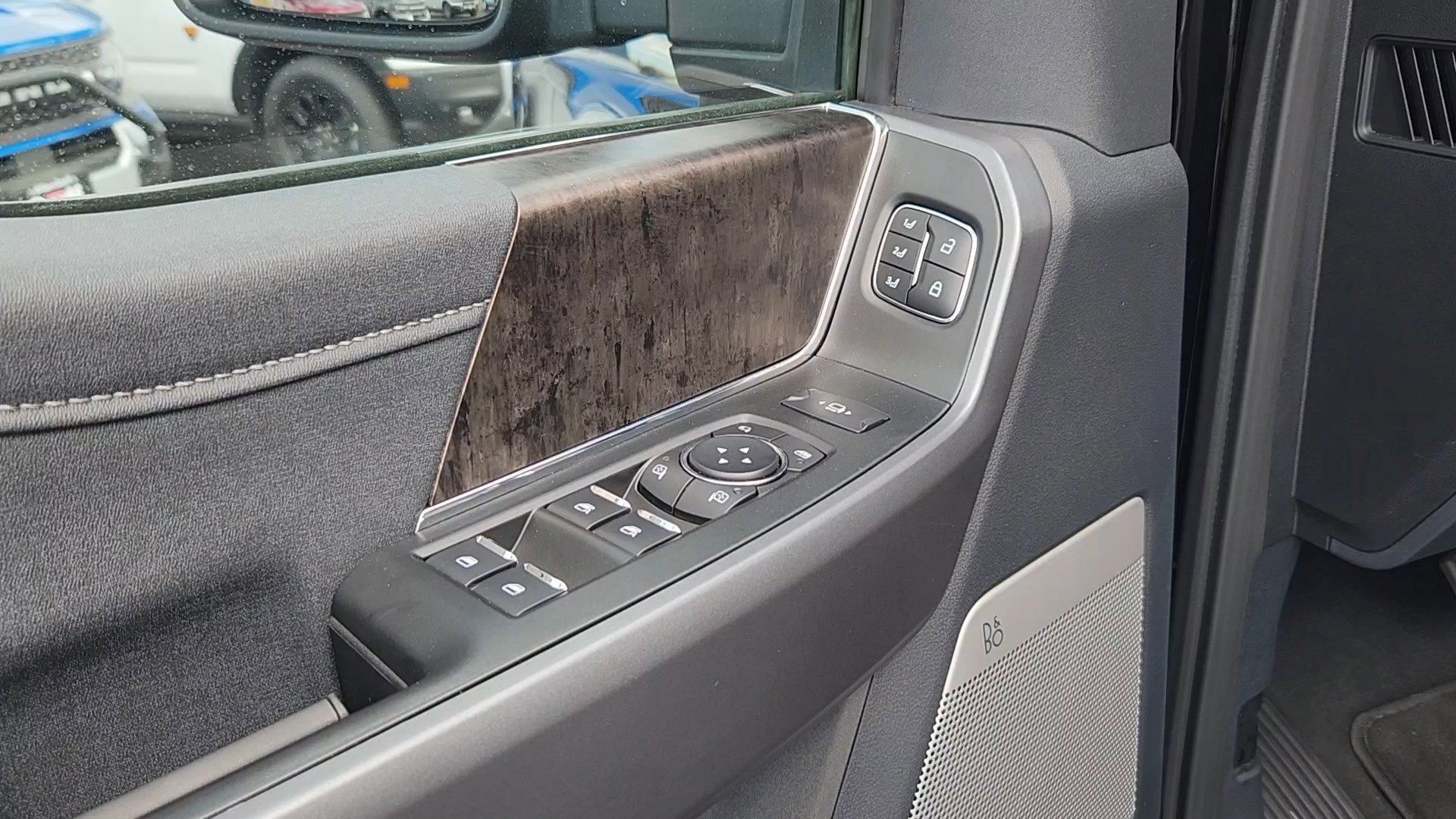 Certified 2025 Ford F250 Lariat image 8