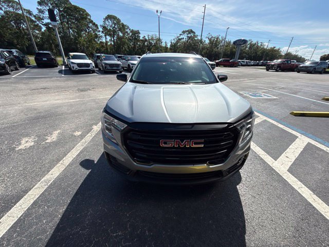 Used 2024 GMC Terrain SLE w/ Driver Convenience Package