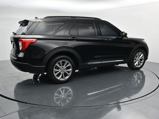 Certified 2023 Ford Explorer XLT w/ Equipment Group 202A AWD/4WD image 10