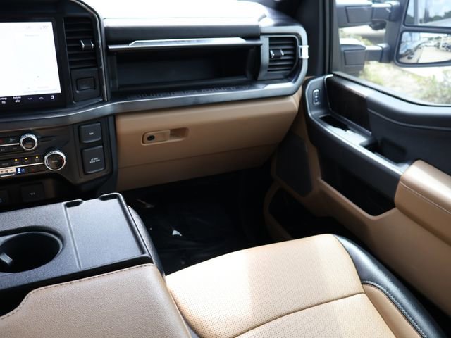 Certified 2025 Ford F250 Lariat w/ Black Appearance Package AWD/4WD image 13