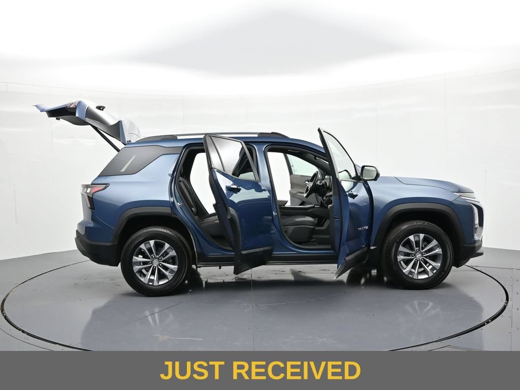 Used 2025 Chevrolet Equinox LT w/ Convenience Package II FWD image 30