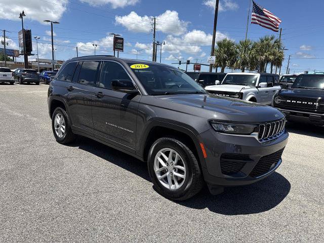 Used 2024 Jeep Grand Cherokee Laredo X RWD image 16