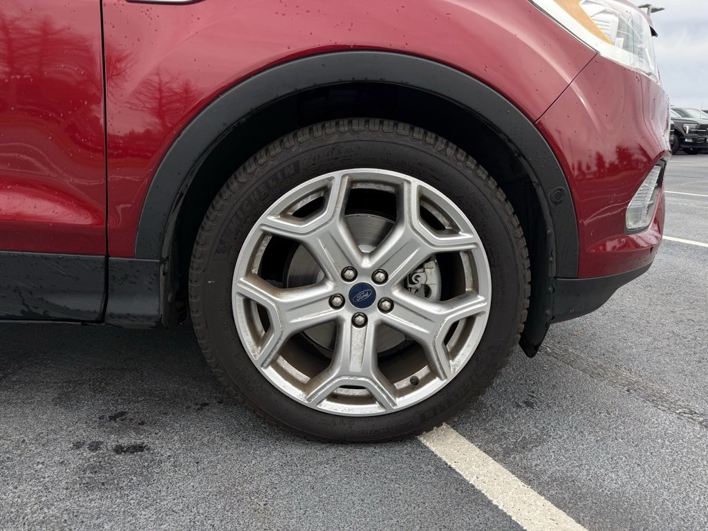 Certified 2019 Ford Escape Titanium image 32