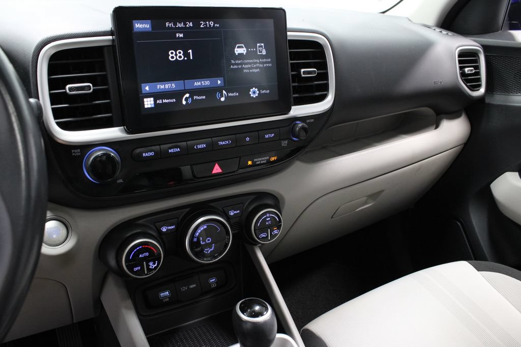 Used 2024 Hyundai Venue SEL FWD image 23