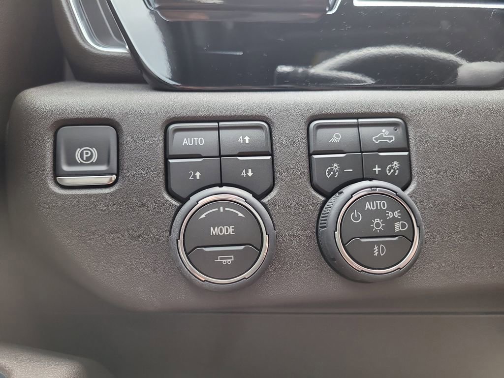 Used 2026 Chevrolet Silverado 1500 LTZ image 27