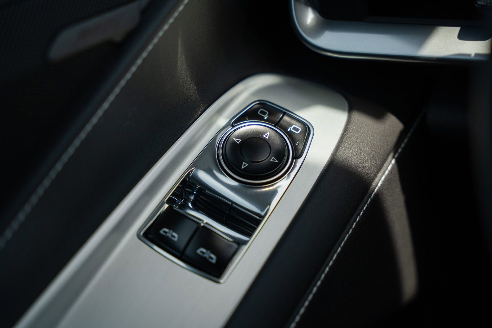 Used 2025 Chevrolet Corvette Stingray Coupe w/ 1LT image 37