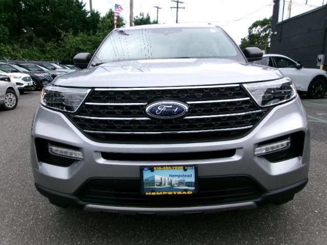Certified 2023 Ford Explorer XLT w/ Equipment Group 202A AWD/4WD image 2
