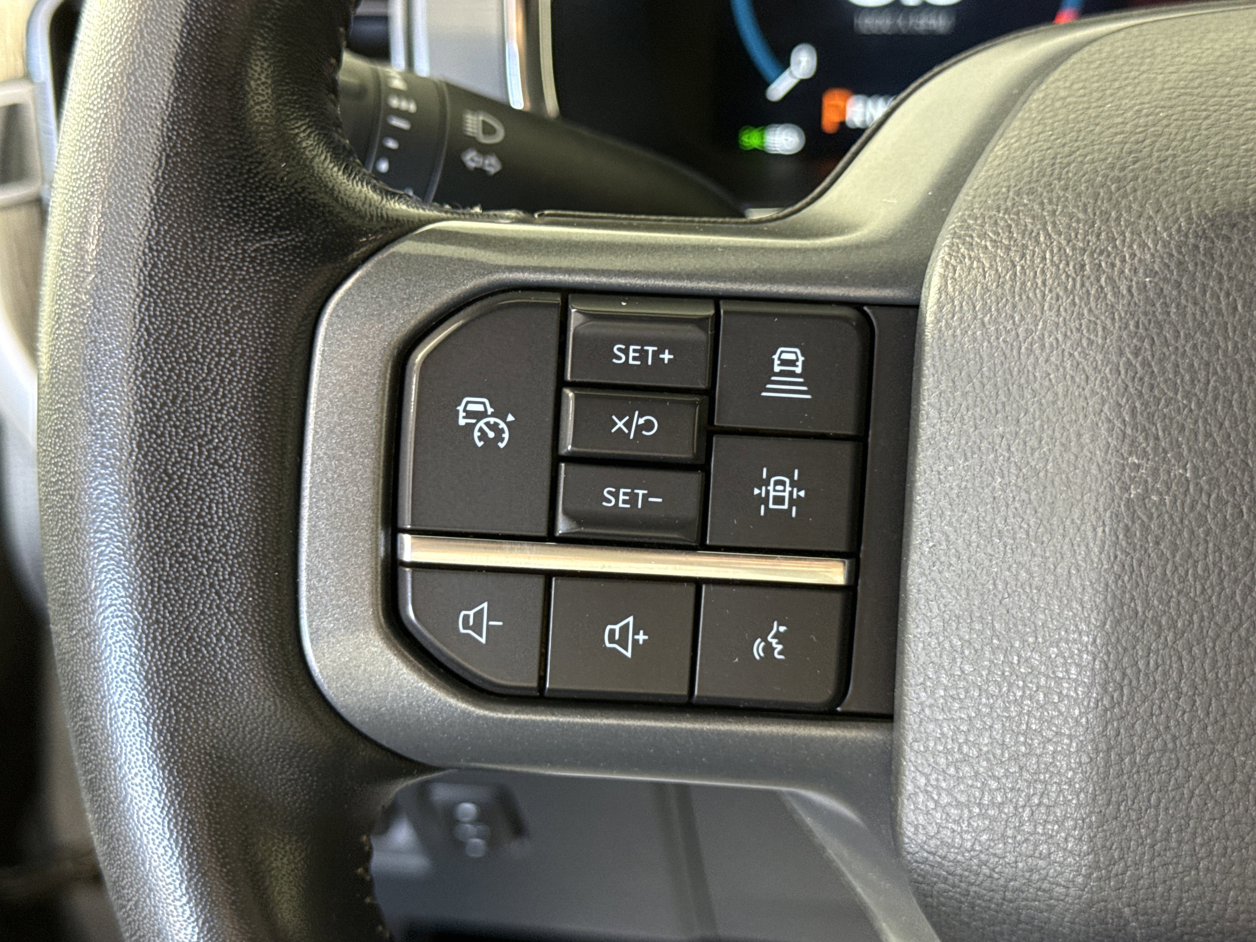 Certified 2022 Ford F150 Lariat w/ Equipment Group 502A High image 25