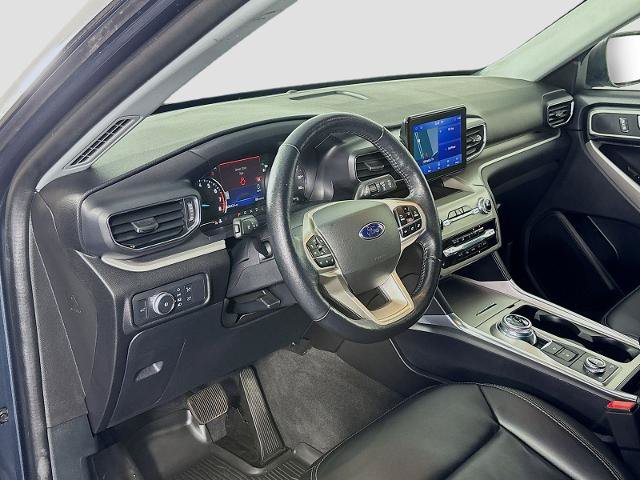 Certified 2022 Ford Explorer XLT w/ Equipment Group 202A AWD/4WD image 9