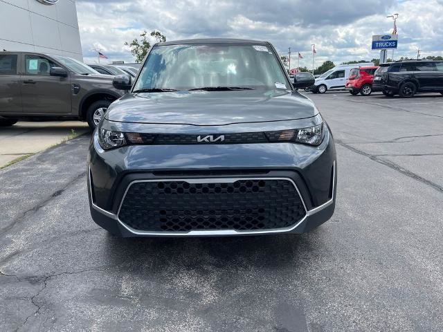 Used 2025 Kia Soul LX w/ LX Technology Package FWD image 2