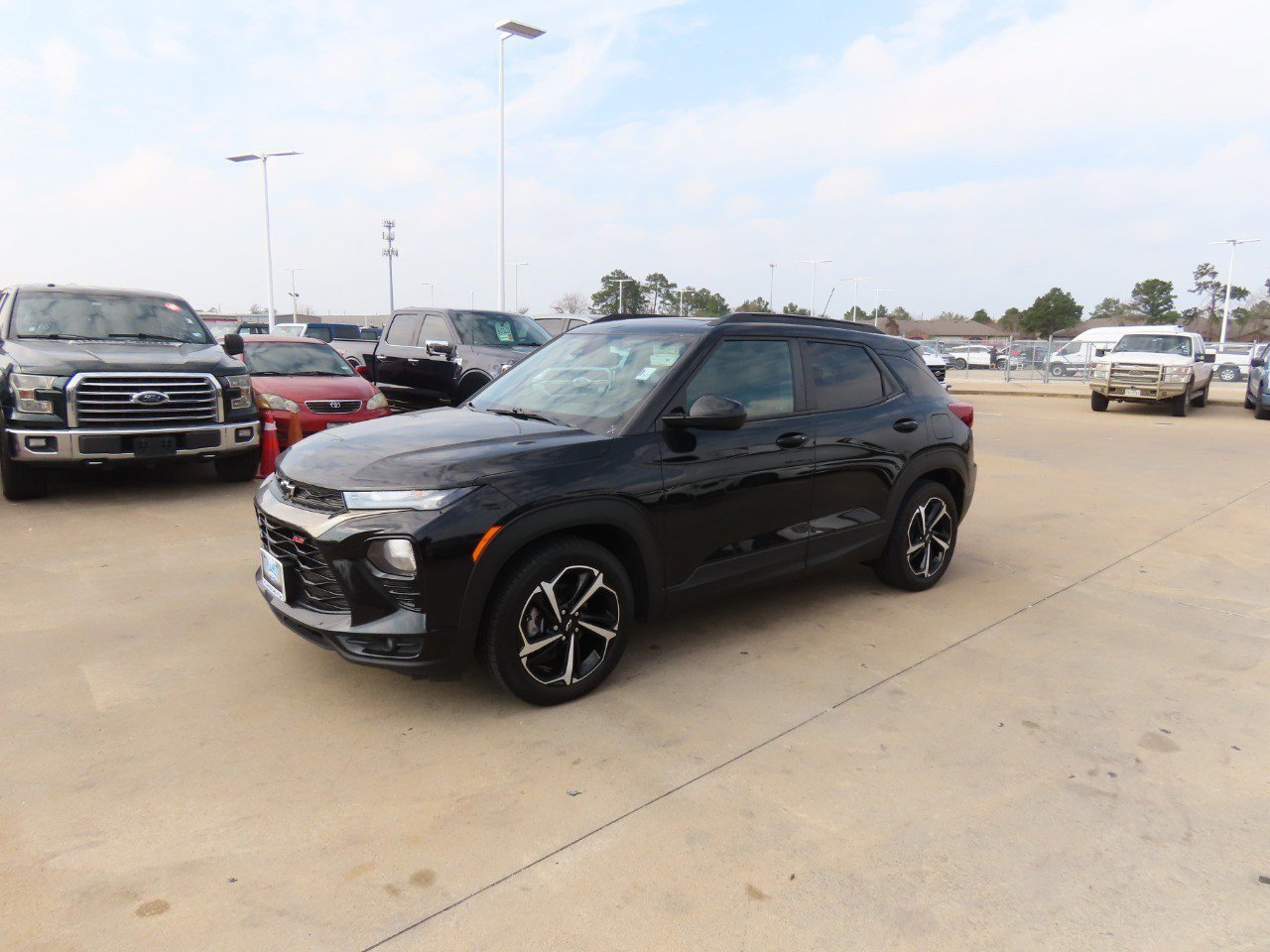 Used 2022 Chevrolet TrailBlazer RS w/ Sun and Liftgate Package image 2