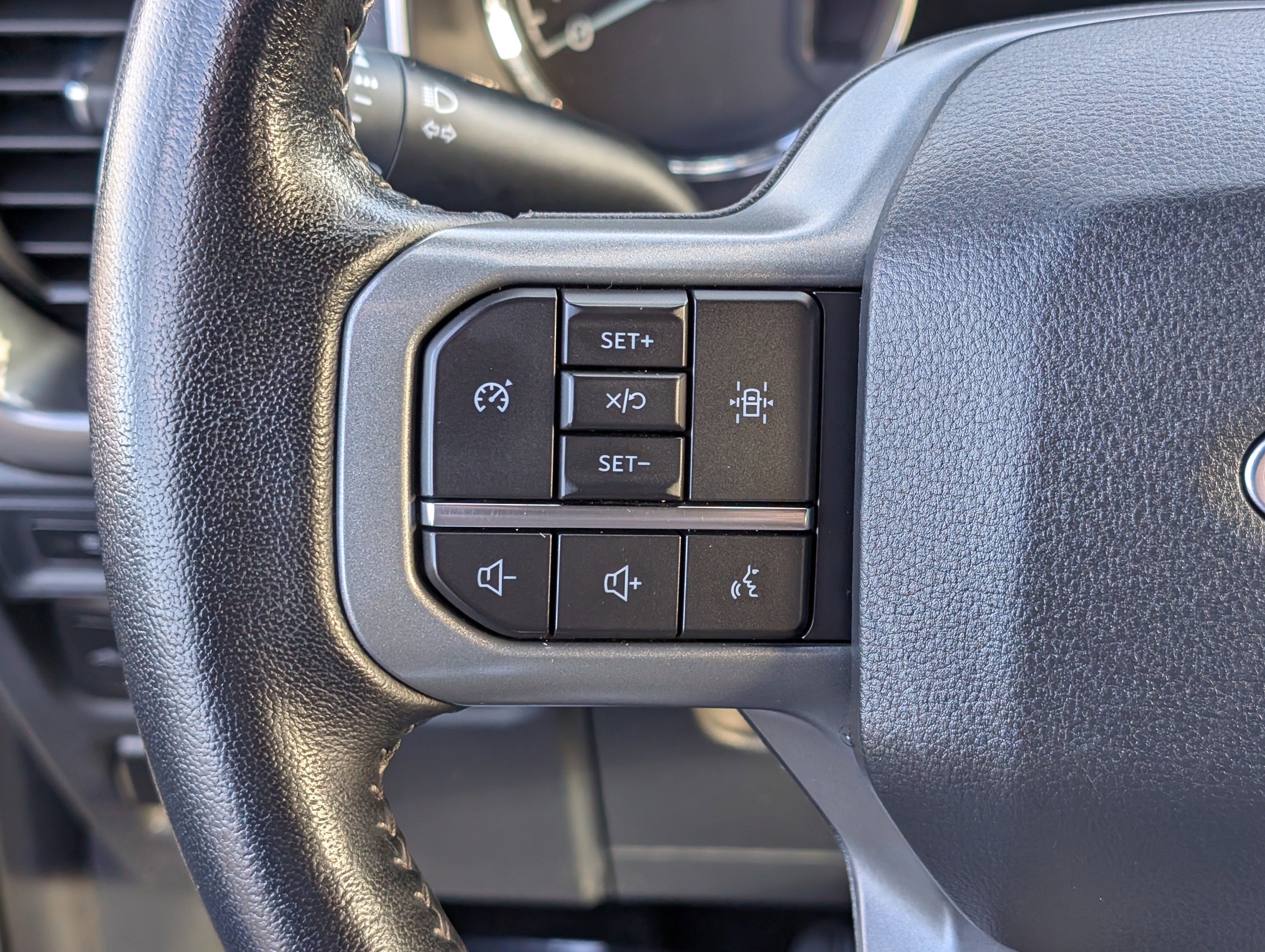 Certified 2022 Ford F150 XLT w/ Equipment Group 302A High image 21