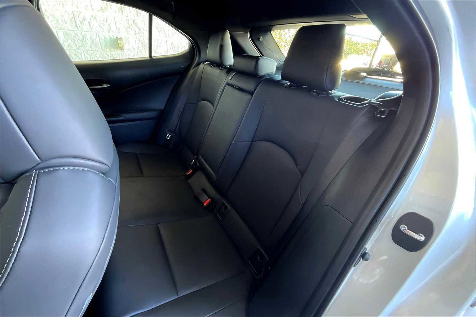 Used 2022 Lexus UX 200 w/ Premium Package image 20