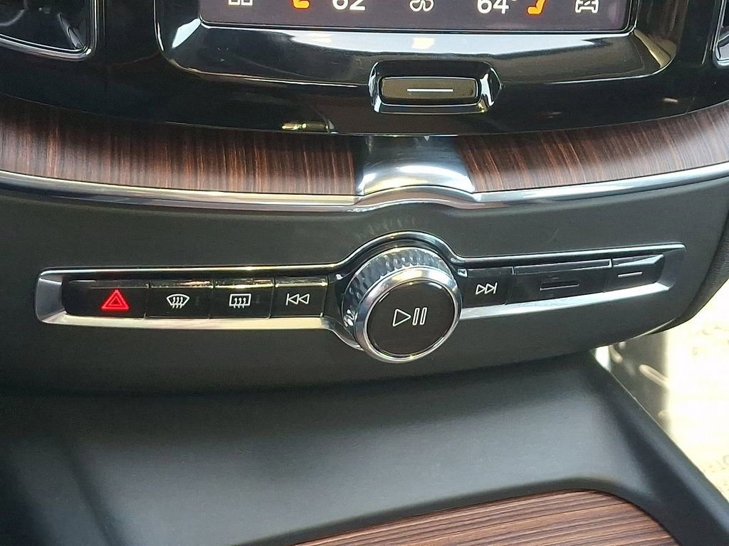 Used 2024 Volvo XC60 B5 Plus w/ Protection Package Premier AWD/4WD image 16