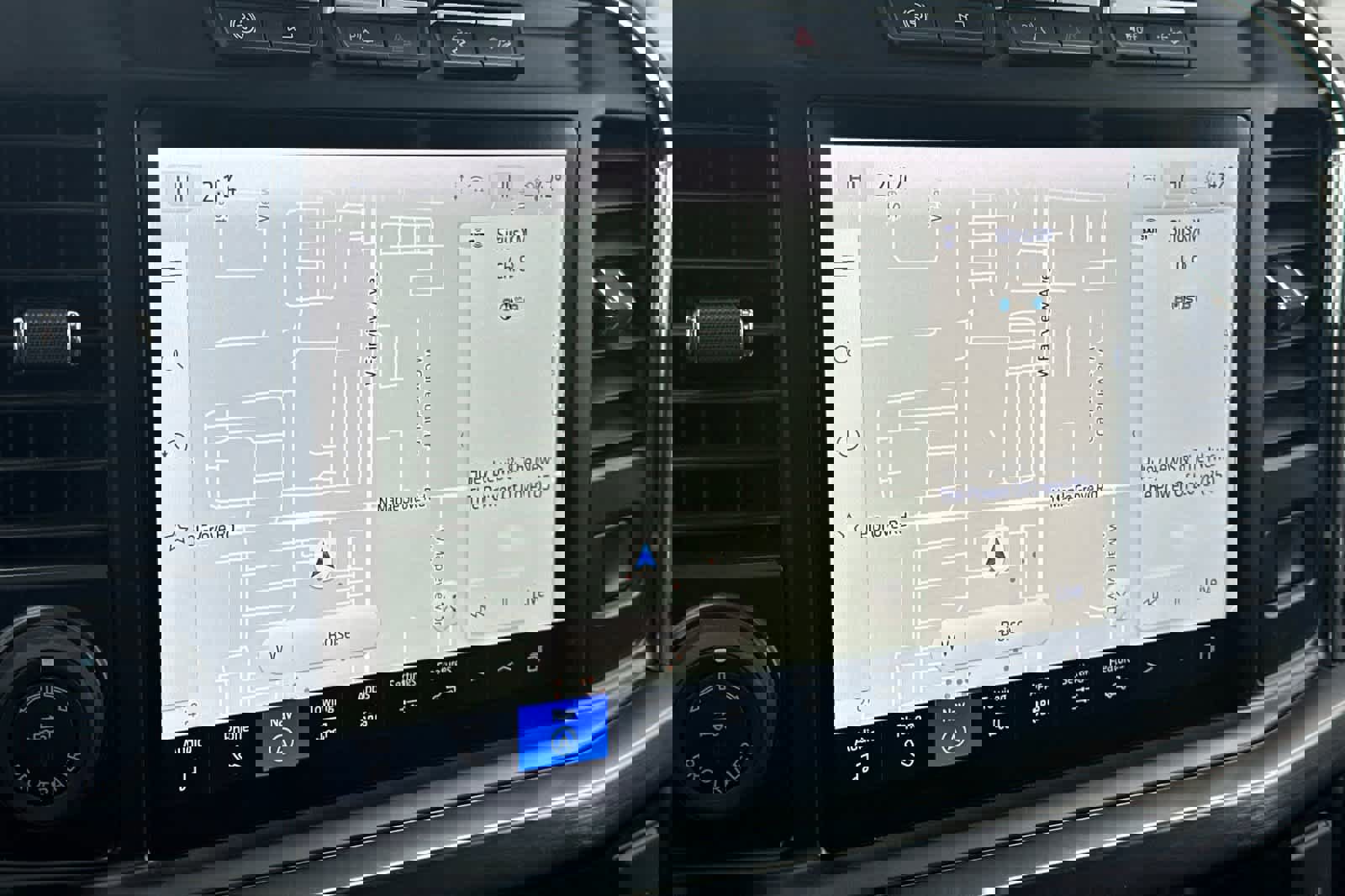 Certified 2023 Ford F250 Lariat w/ Lariat Ultimate Package image 18