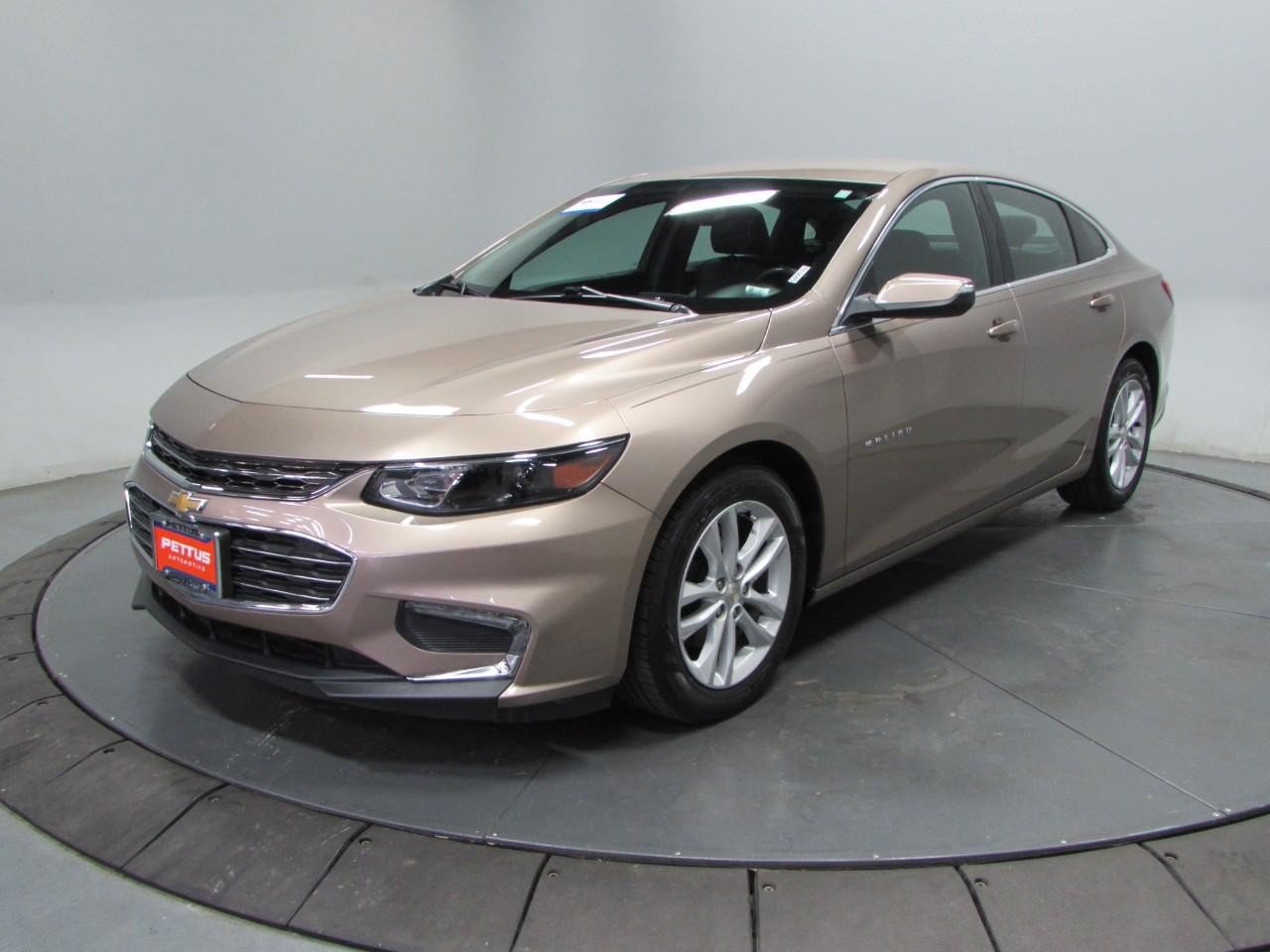 Used 2018 Chevrolet Malibu LT w/ Leather Package FWD image 3