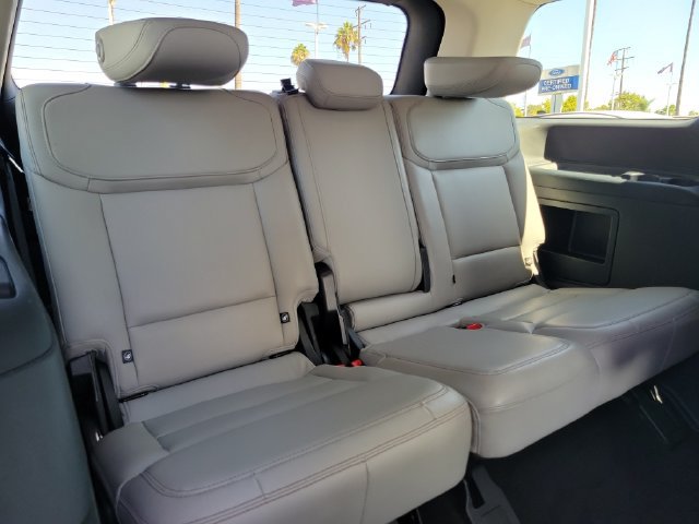 Certified 2025 Ford Expedition Active AWD/4WD image 21