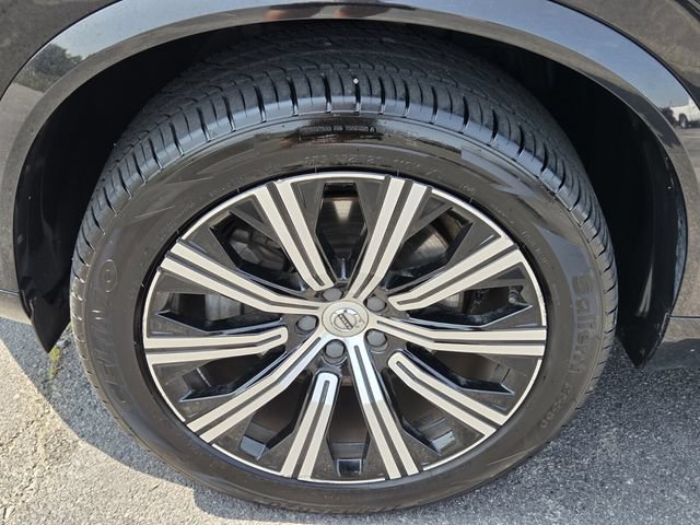 Used 2023 Volvo XC90 B5 Plus AWD/4WD image 18