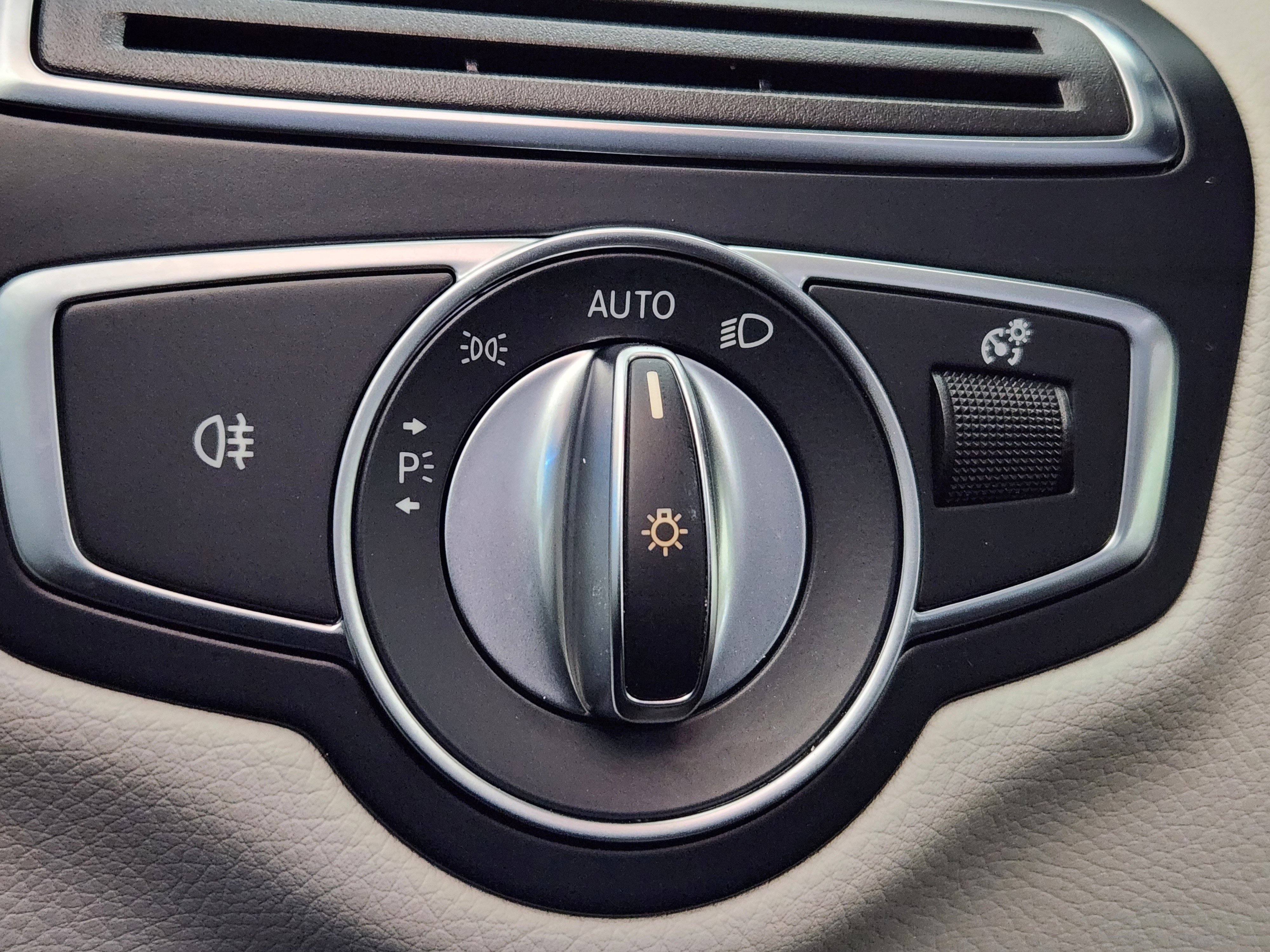 Used 2017 Mercedes-Benz C 300 4MATIC Cabriolet image 27