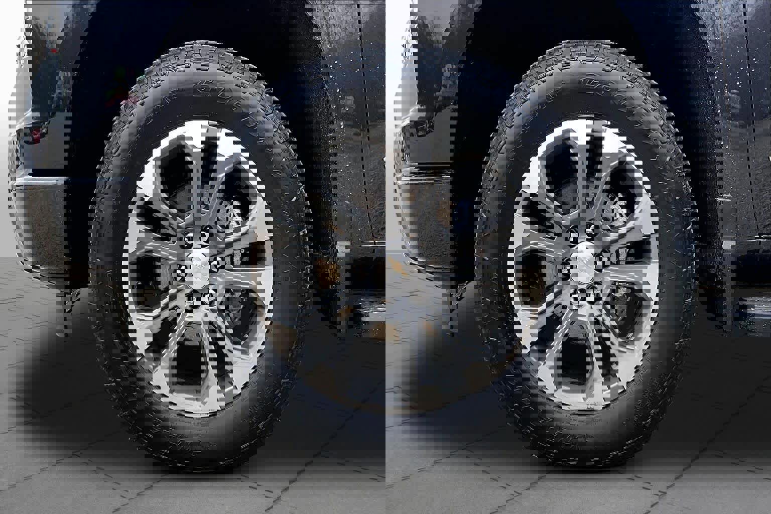 Used 2023 Chevrolet Silverado 1500 High Country w/ Z71 Off-Road Package AWD/4WD image 11