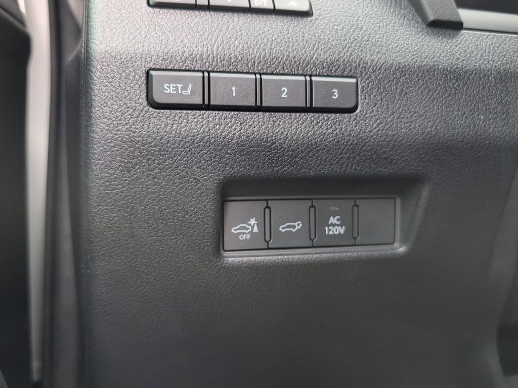 Used 2025 Lexus GX 550 w/ Cold Area Package AWD/4WD image 22