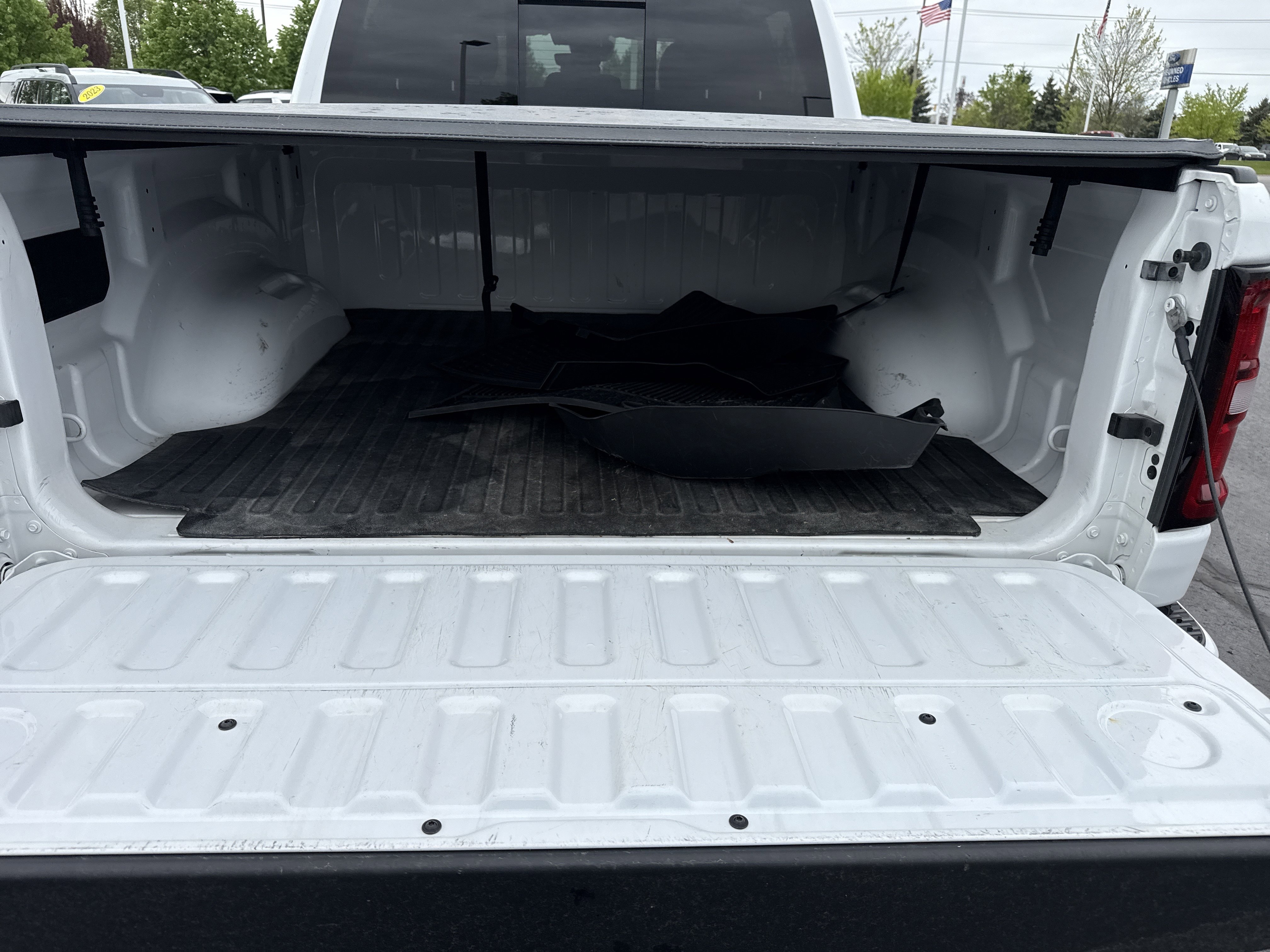Used 2025 RAM 1500 Big Horn AWD/4WD image 9