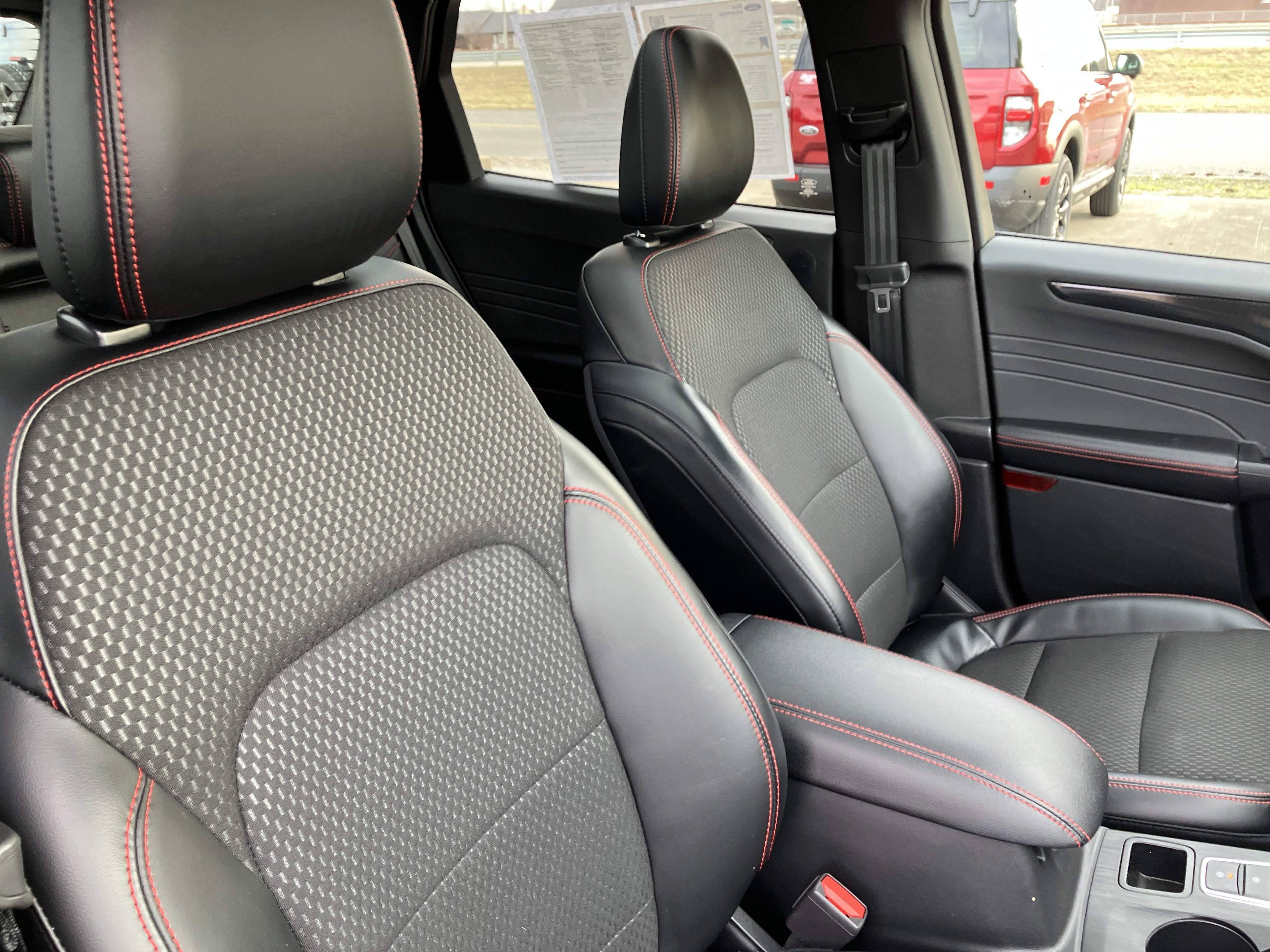 Certified 2023 Ford Escape ST-Line Select w/ Tech Pack #2 image 17