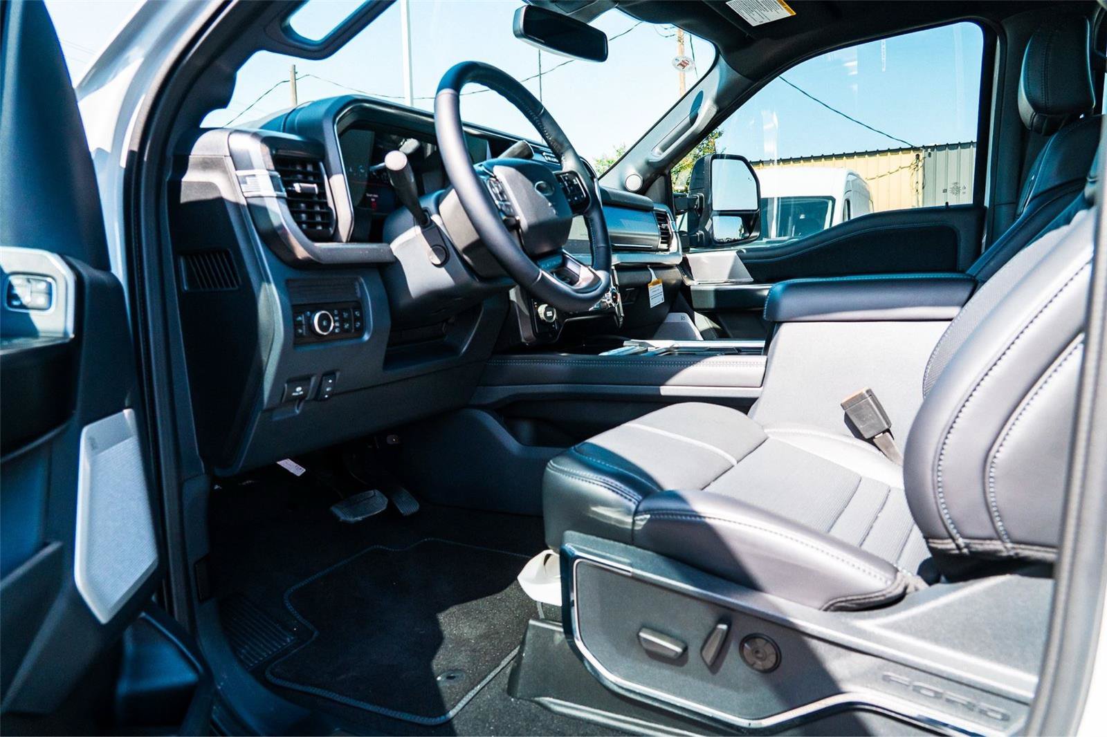 Certified 2026 Ford F350 Platinum AWD/4WD image 9