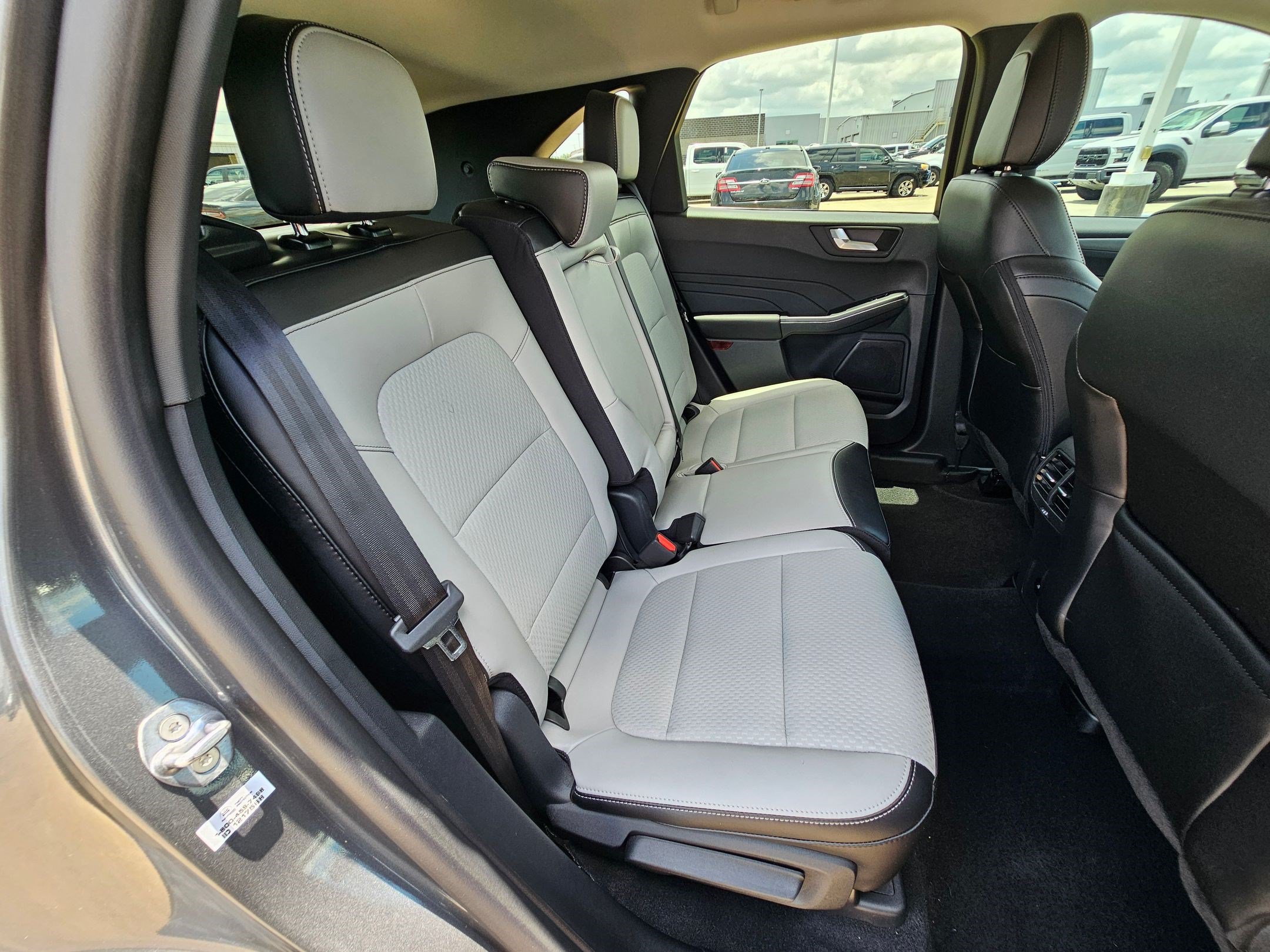 Certified 2025 Ford Escape SE FWD image 32