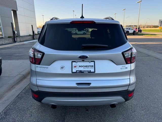 Certified 2018 Ford Escape SE w/ SE Sync 3 Package AWD/4WD image 2