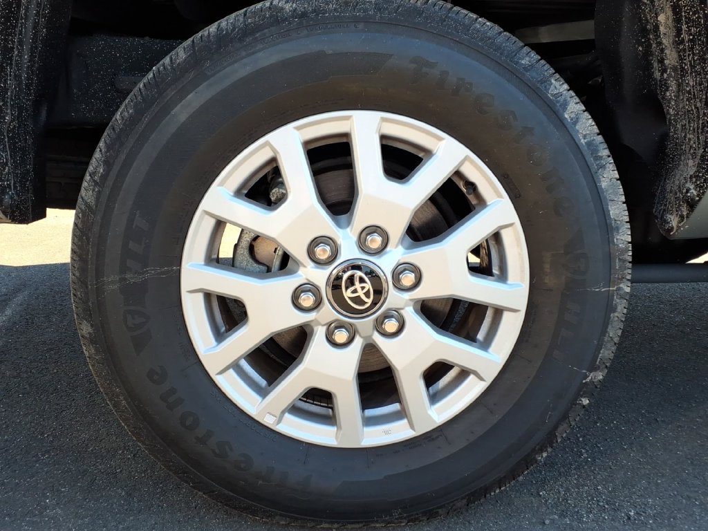 Used 2024 Toyota Tacoma SR5 AWD/4WD image 23
