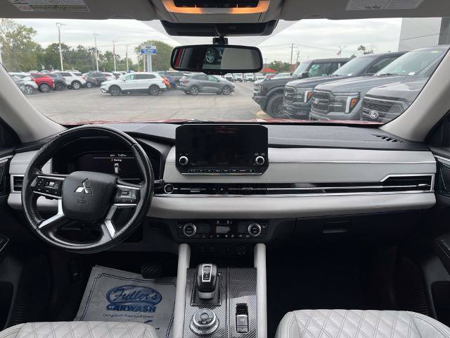 Used 2023 Mitsubishi Outlander AWD image 18