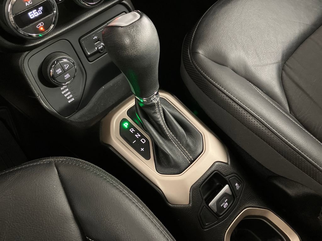 Used 2017 Jeep Renegade Trailhawk image 28