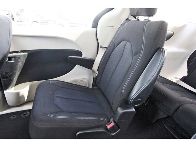Used 2023 Chrysler Voyager LX FWD image 11