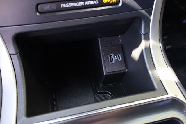 Certified 2022 Ford Edge ST-Line AWD/4WD image 18