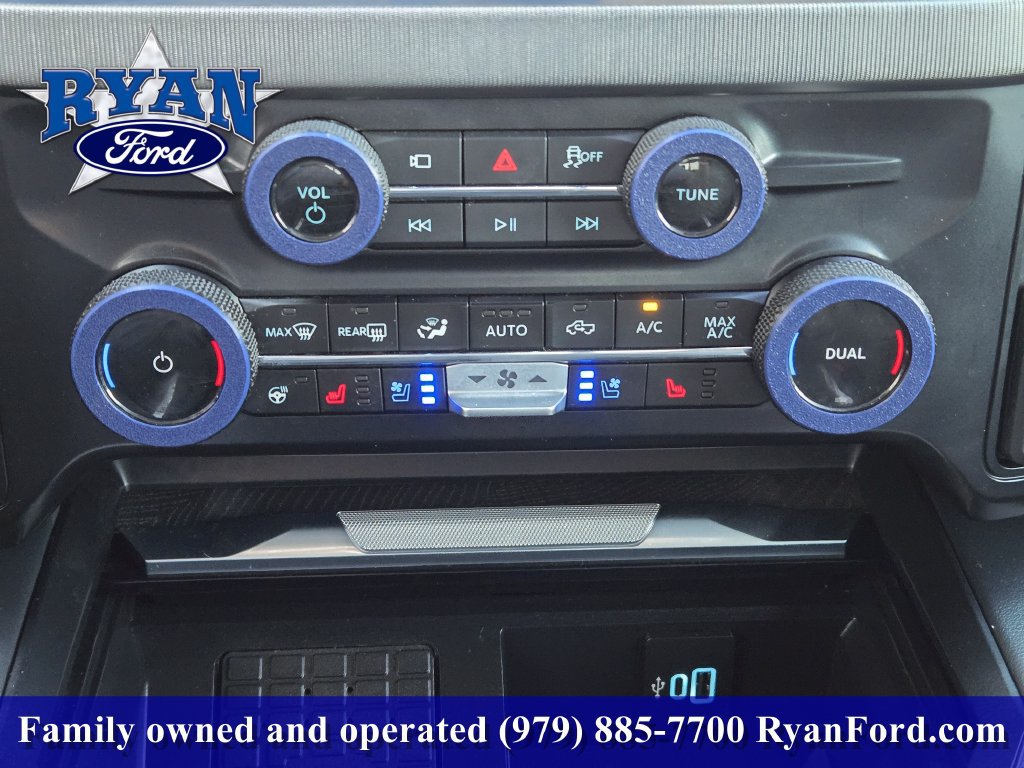 Certified 2025 Ford F250 Platinum w/ FX4 Off-Road Package AWD/4WD image 14