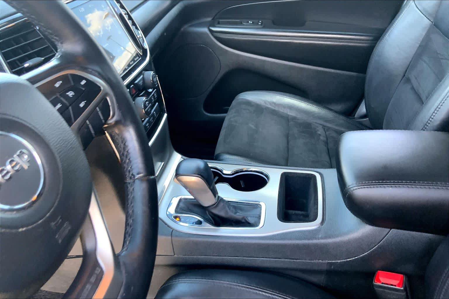 Used 2022 Jeep Grand Cherokee Laredo X RWD image 17