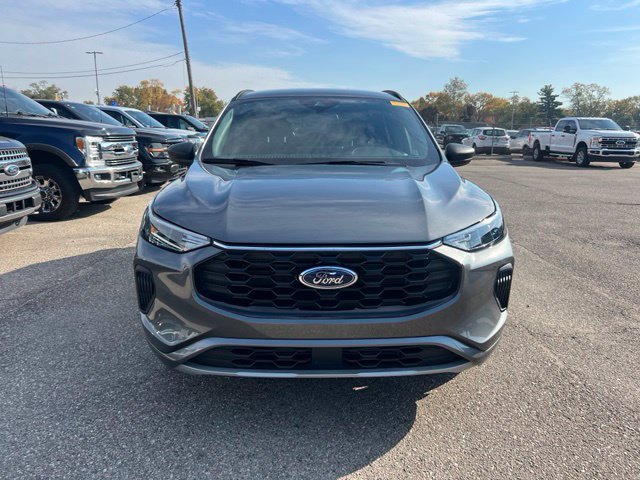 Certified 2024 Ford Escape ST-Line w/ Tech Pack #1 AWD/4WD image 2