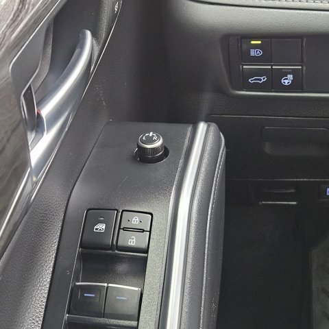 Used 2021 Toyota Highlander Limited image 24