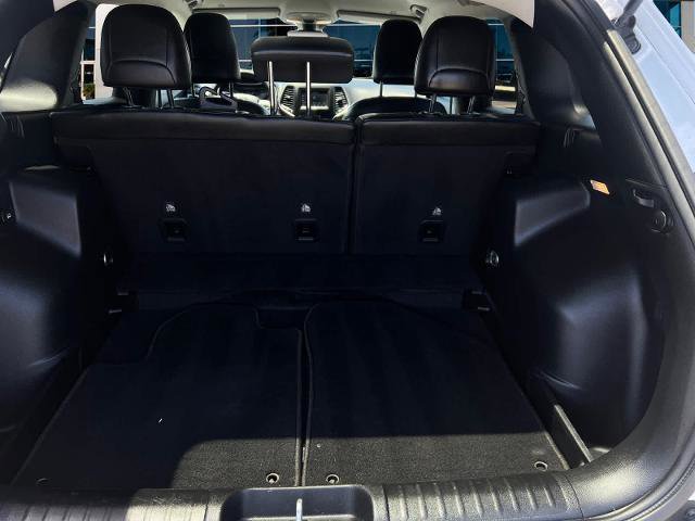 Used 2021 Jeep Cherokee Latitude Lux FWD image 18