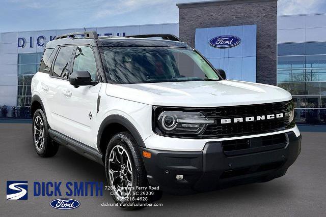 Certified 2025 Ford Bronco Sport Outer Banks w/ Outer Banks Tech Package+ AWD/4WD image 3