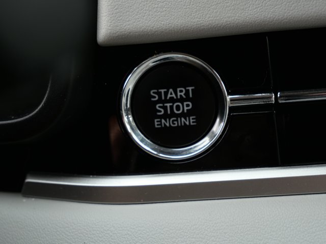 Used 2024 Mitsubishi Outlander SEL AWD/4WD image 23
