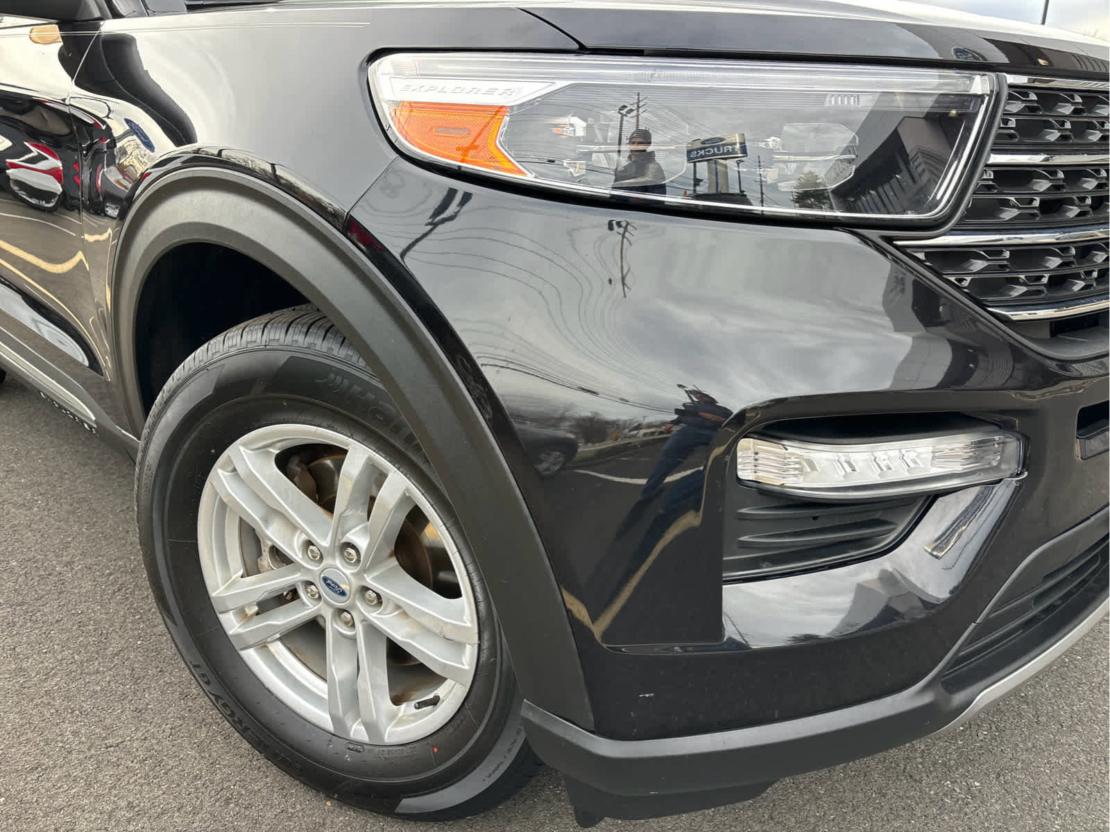 Certified 2022 Ford Explorer XLT w/ Equipment Group 202A image 28